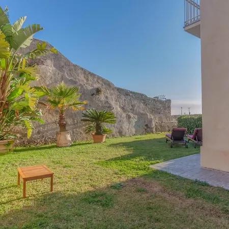 La Residencia Apartment